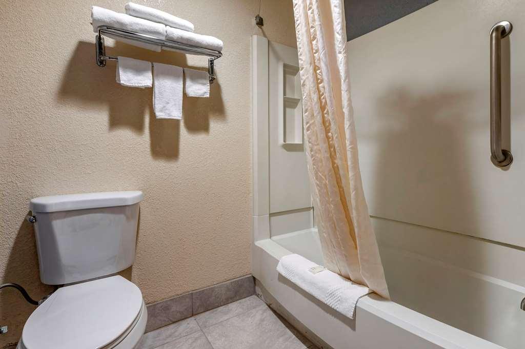 Suburban Hotel 2*