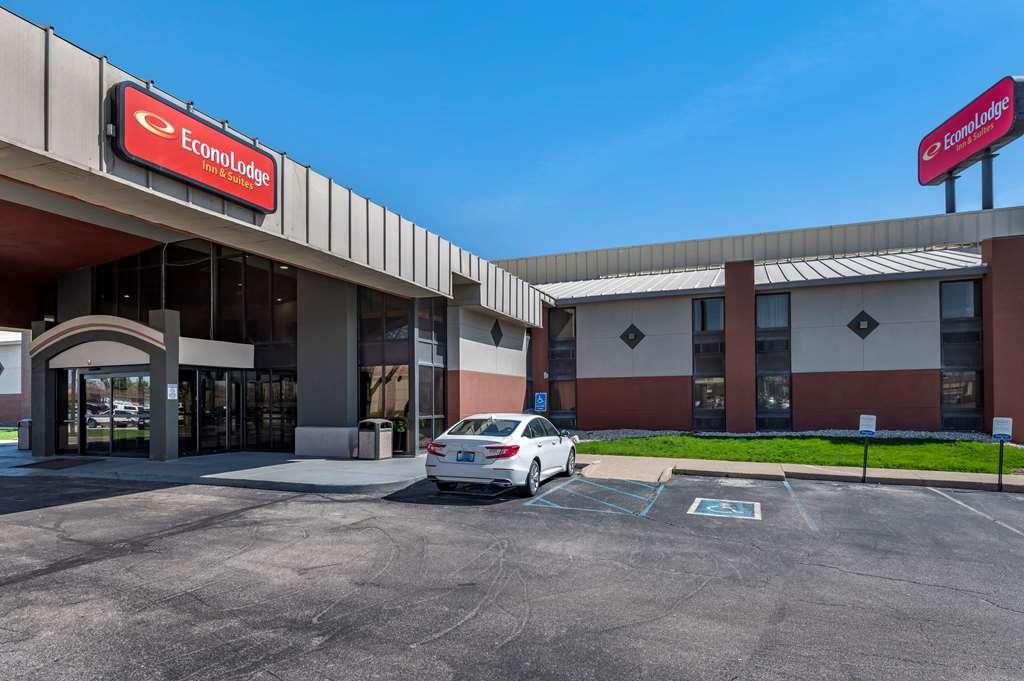 Suburban Hotel
