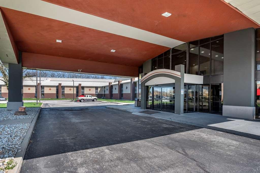 Suburban Lafayette